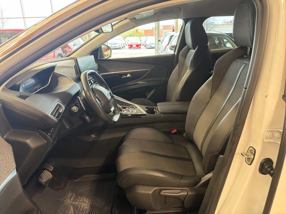 PEUGEOT 3008 2022