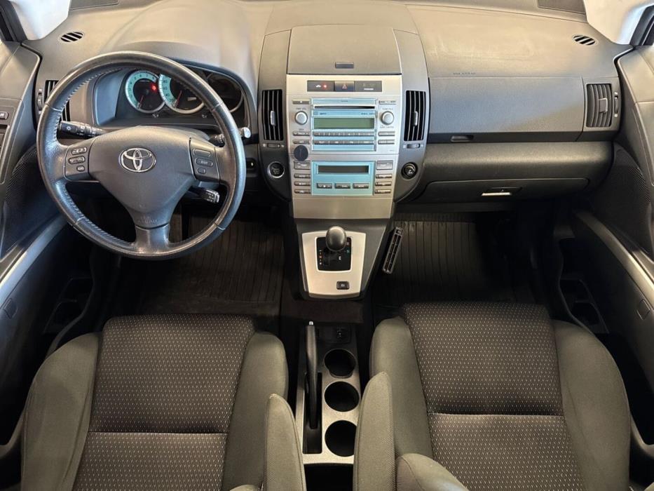 TOYOTA Corolla Verso 2008
