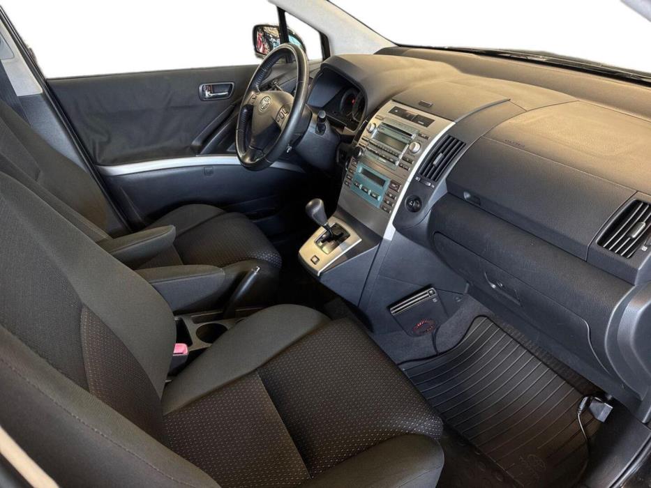 TOYOTA Corolla Verso 2008