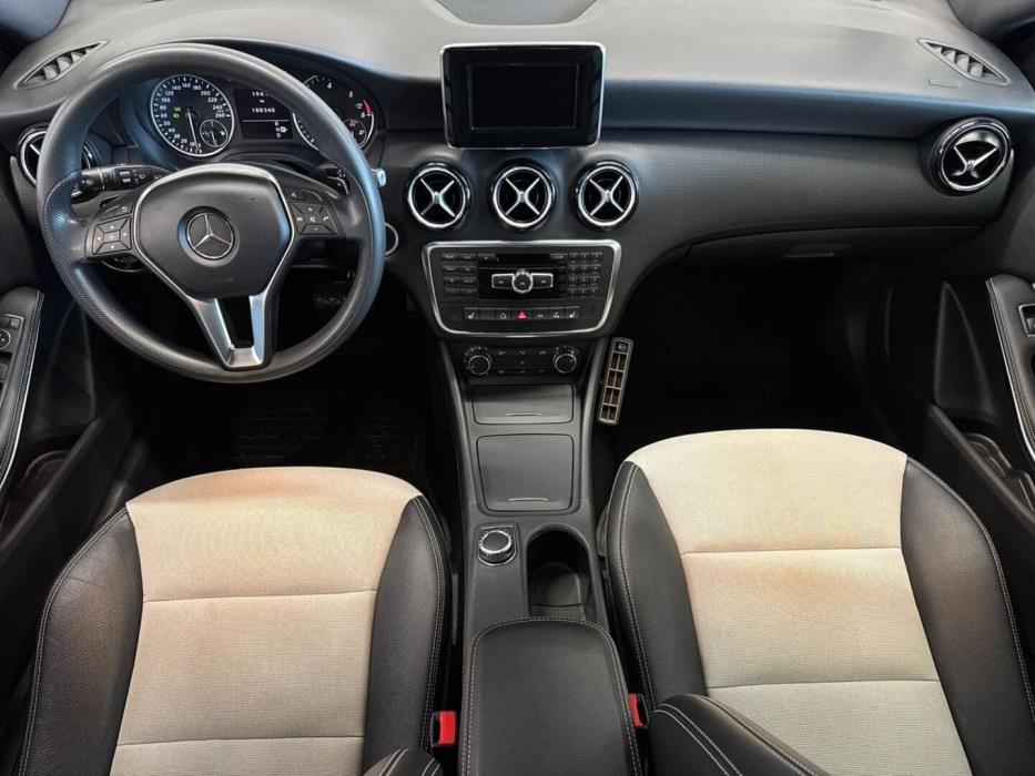 MERCEDES-BENZ A 2013