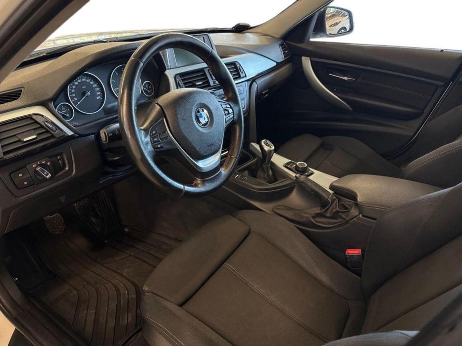 BMW 320 2013