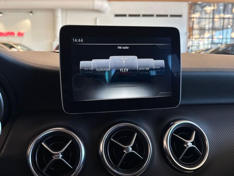 MERCEDES-BENZ A 2017