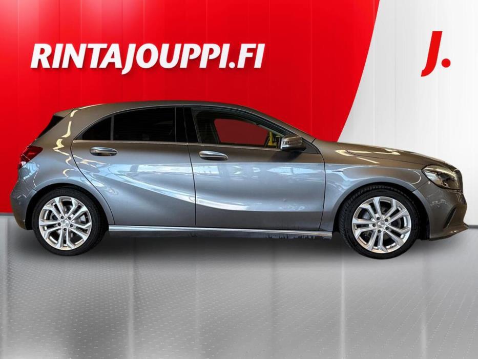 MERCEDES-BENZ A 2017