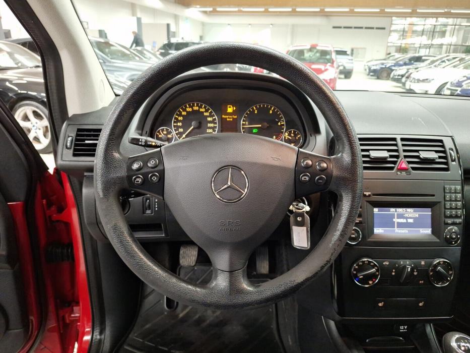 MERCEDES-BENZ A 2010