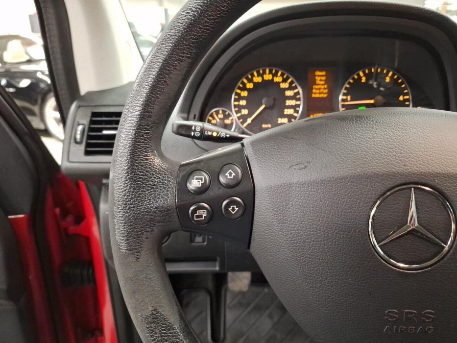 MERCEDES-BENZ A 2010