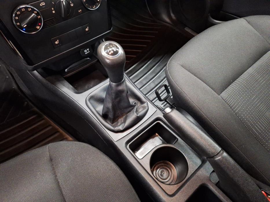 MERCEDES-BENZ A 2010