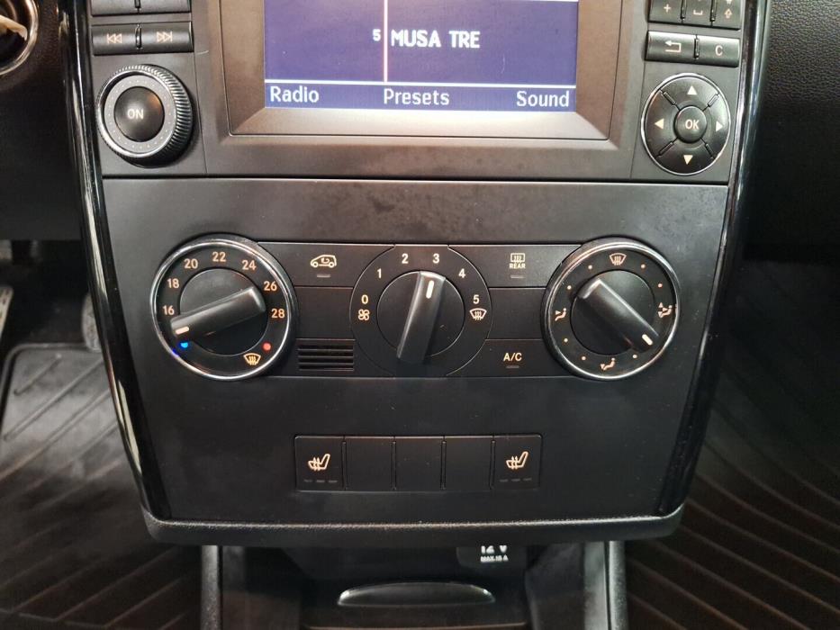 MERCEDES-BENZ A 2010