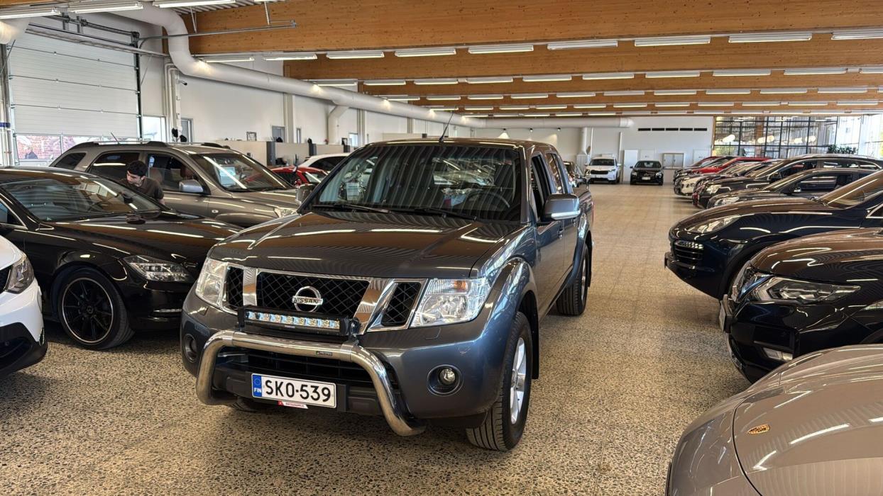 NISSAN Navara 2012