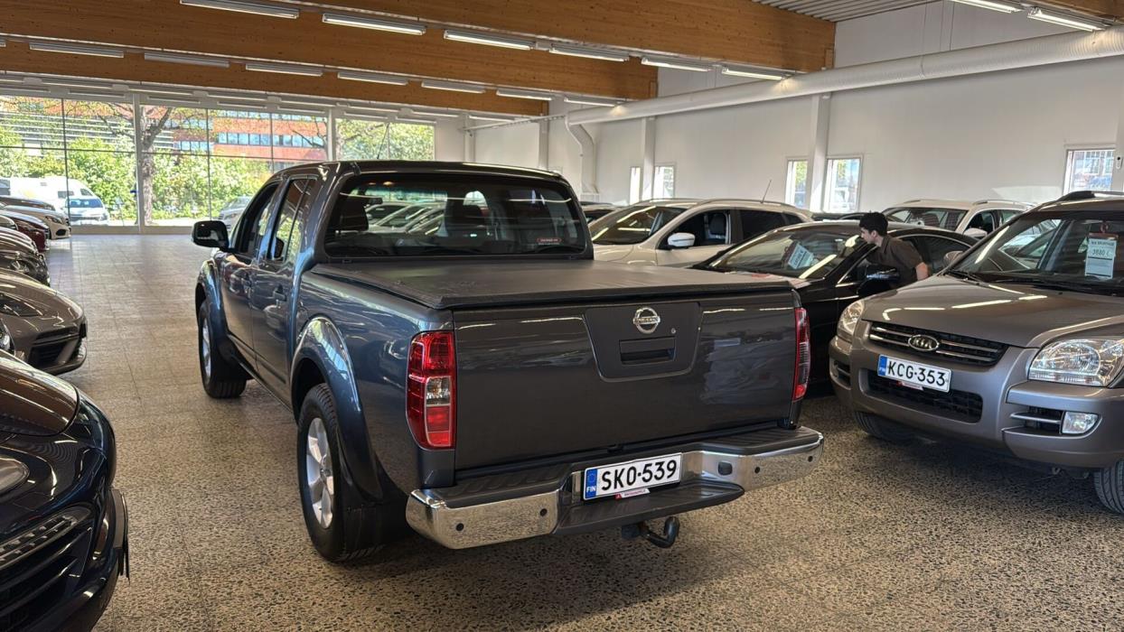 NISSAN Navara 2012