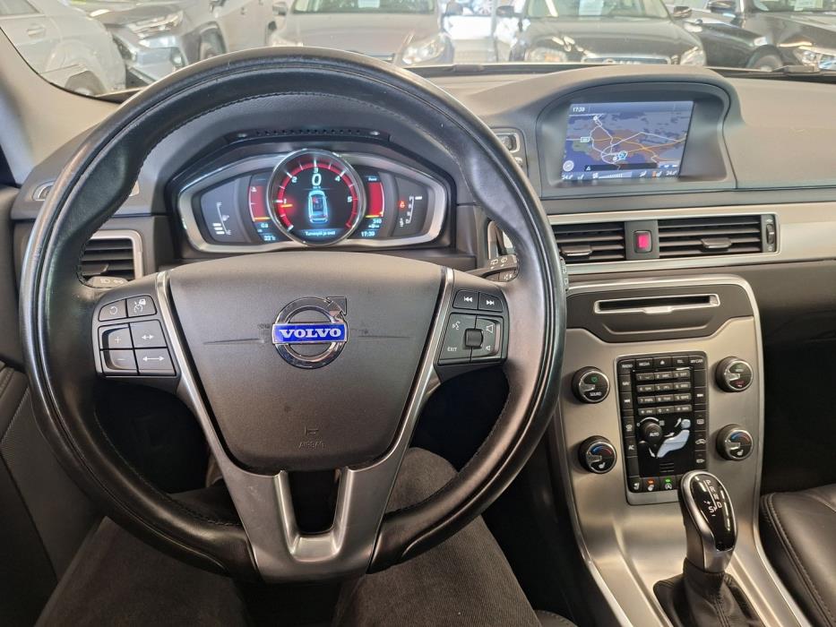 VOLVO V70 2014