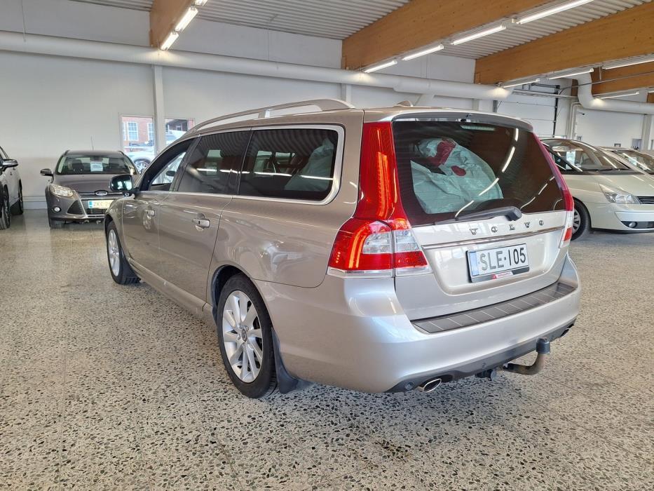 VOLVO V70 2014