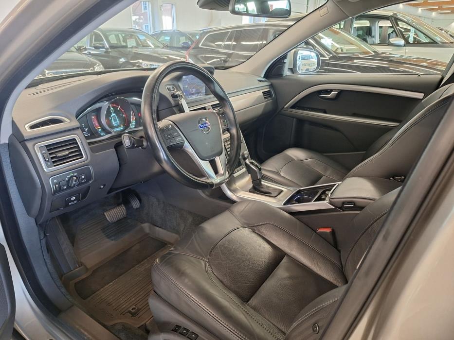 VOLVO V70 2014
