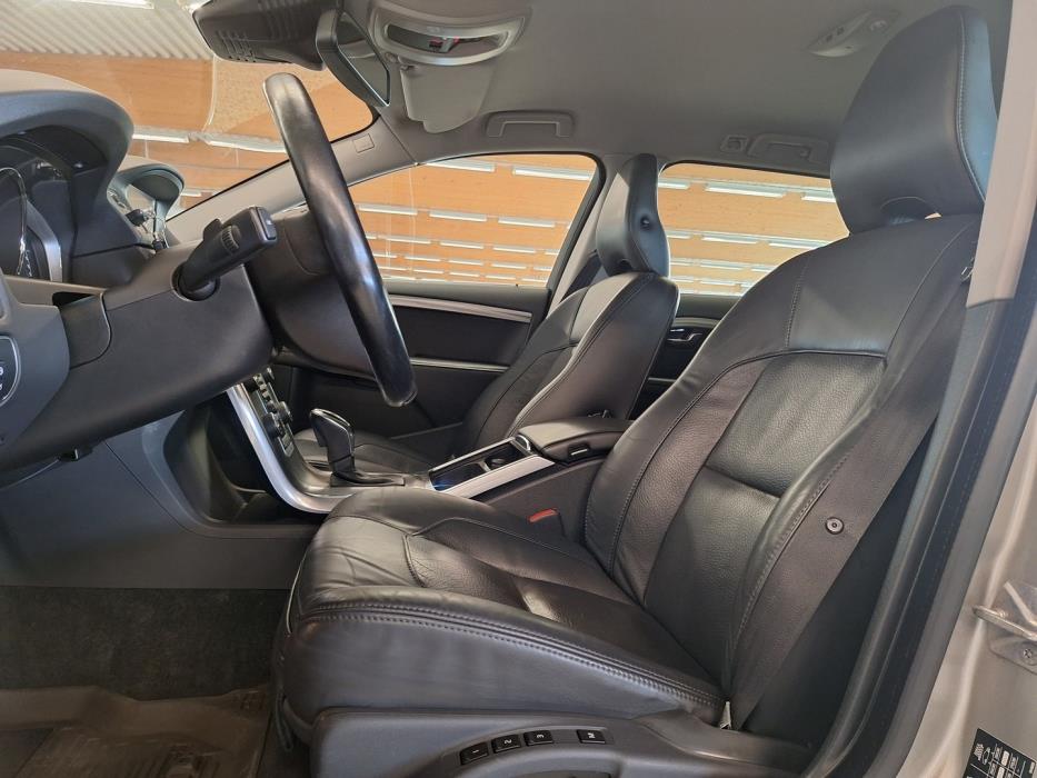 VOLVO V70 2014