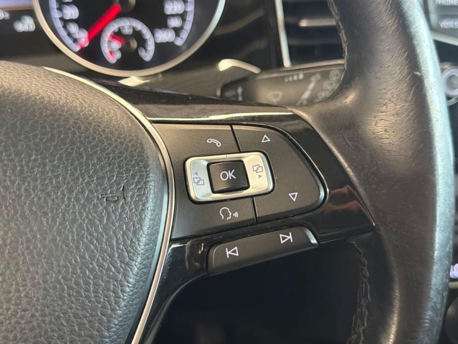 VOLKSWAGEN Golf Sportsvan 2015
