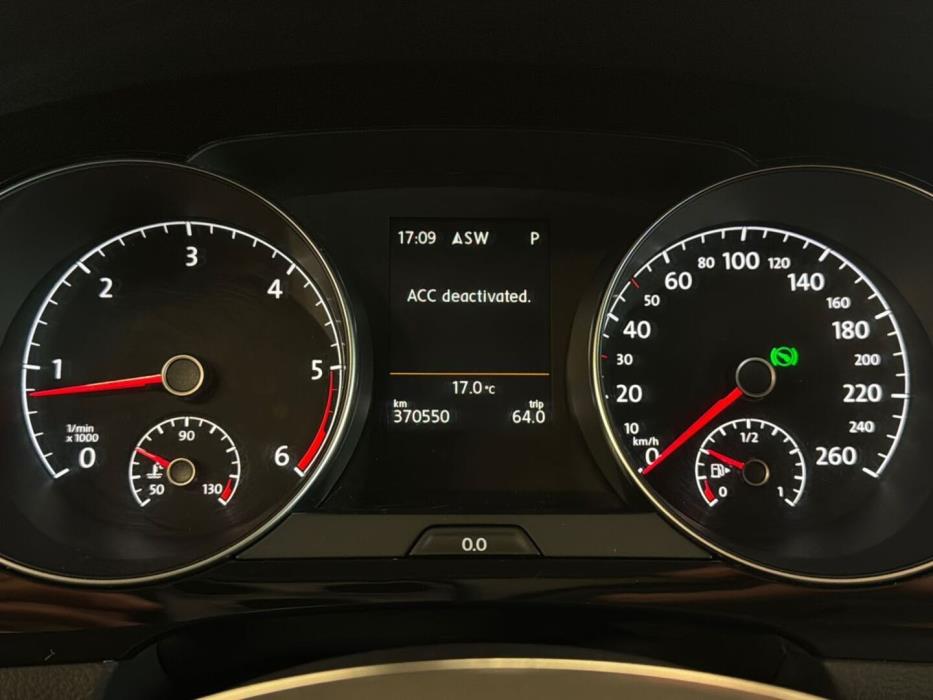 VOLKSWAGEN Golf Sportsvan 2015