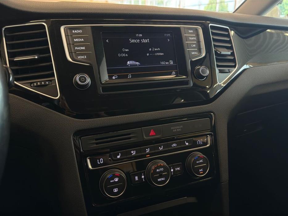 VOLKSWAGEN Golf Sportsvan 2015