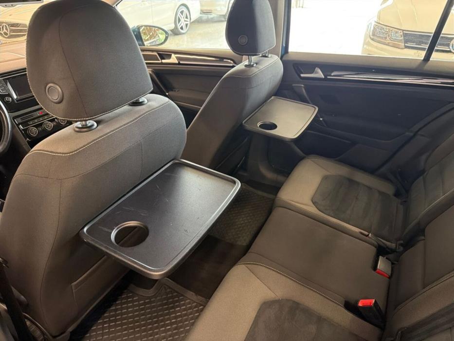 VOLKSWAGEN Golf Sportsvan 2015