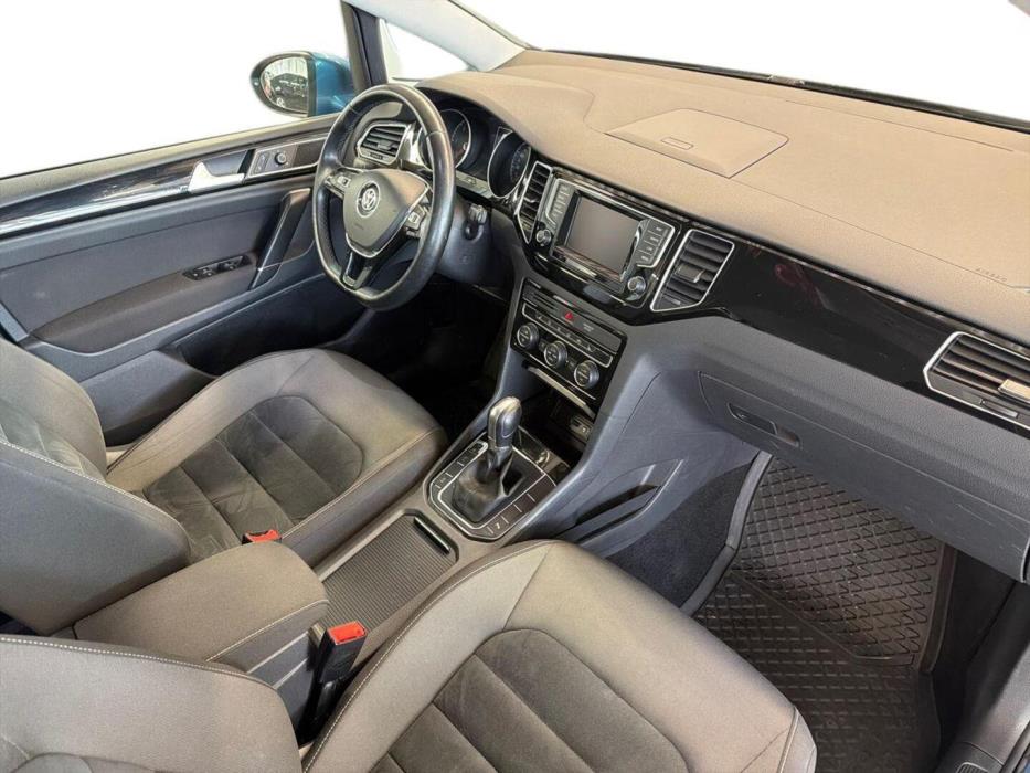 VOLKSWAGEN Golf Sportsvan 2015