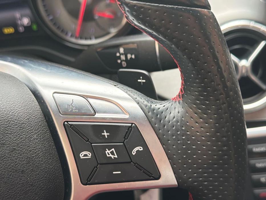MERCEDES-BENZ CLA 2015