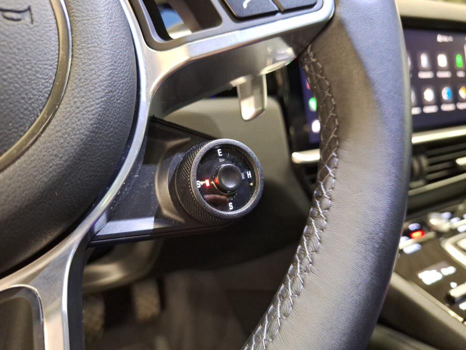 PORSCHE Cayenne 2022