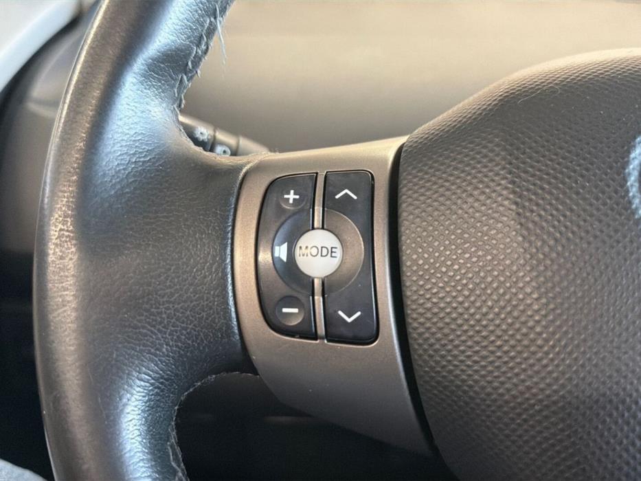 TOYOTA Yaris 2010