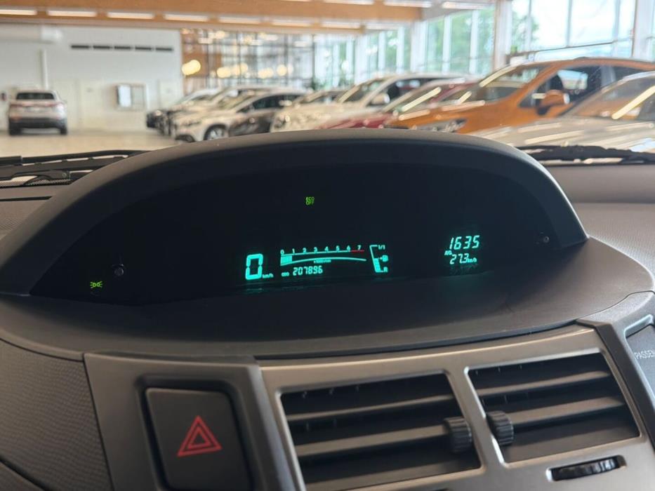 TOYOTA Yaris 2010
