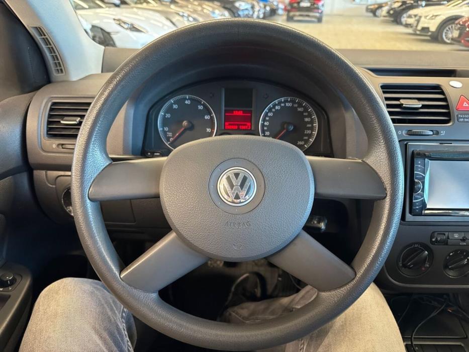 VOLKSWAGEN Golf 2005