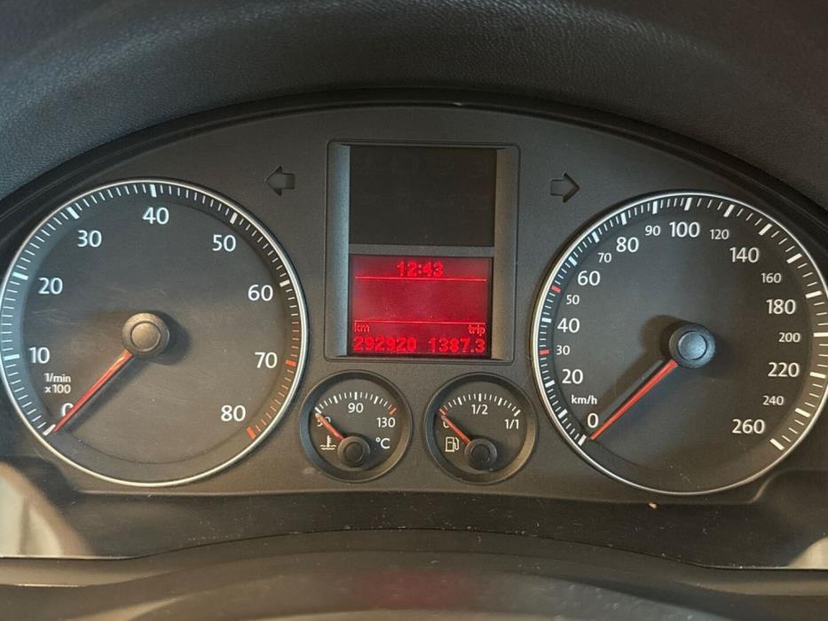 VOLKSWAGEN Golf 2005