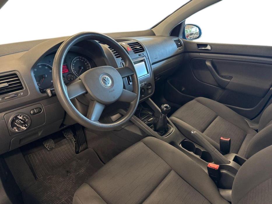 VOLKSWAGEN Golf 2005
