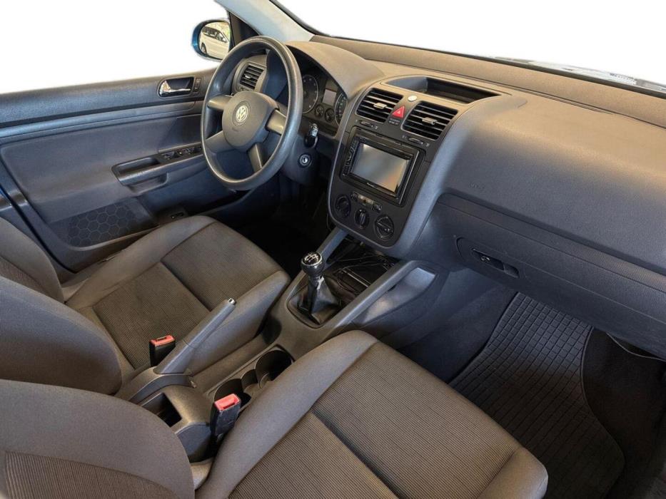 VOLKSWAGEN Golf 2005