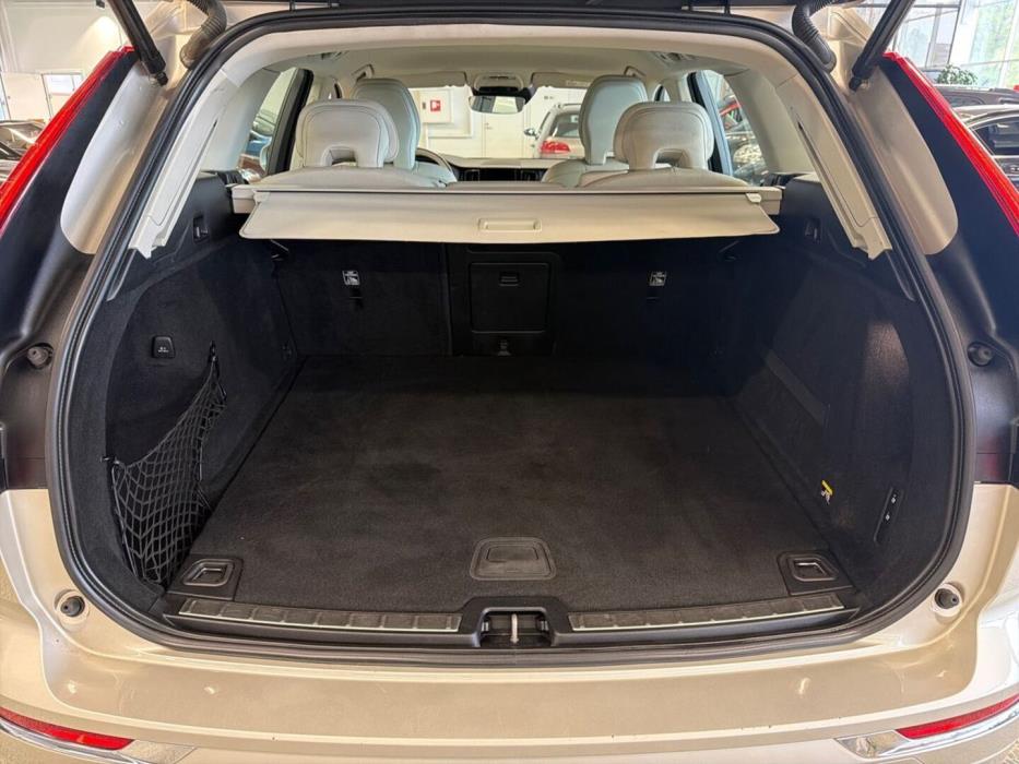 VOLVO XC60 2019