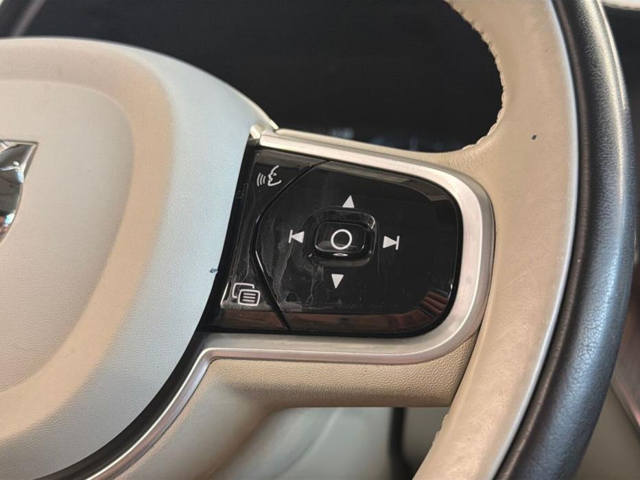 VOLVO XC60 2019