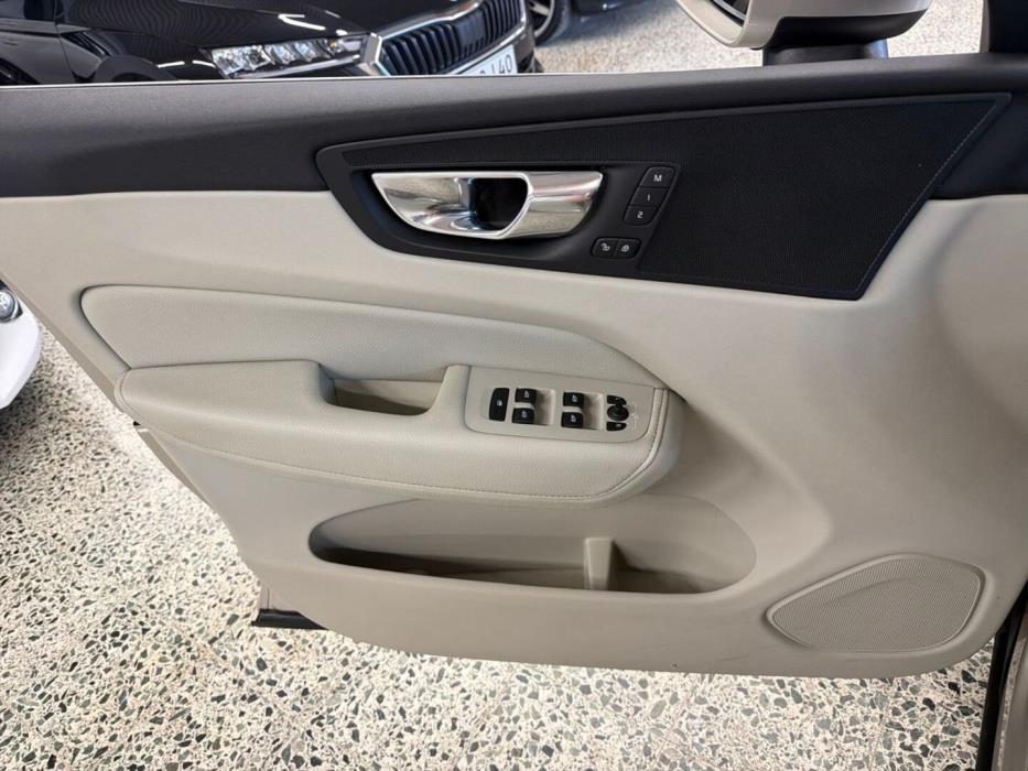 VOLVO XC60 2019