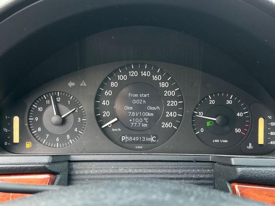 MERCEDES-BENZ E 2009