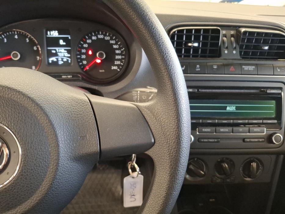 VOLKSWAGEN Polo 2014