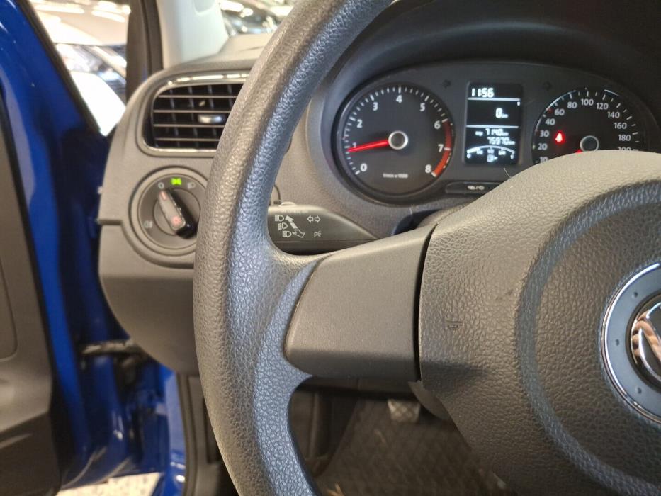 VOLKSWAGEN Polo 2014