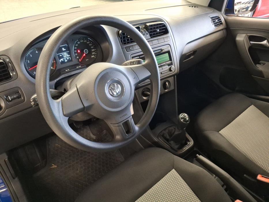 VOLKSWAGEN Polo 2014