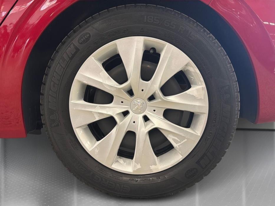 PEUGEOT 208 2014