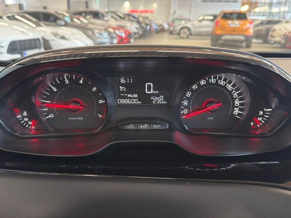 PEUGEOT 208 2014