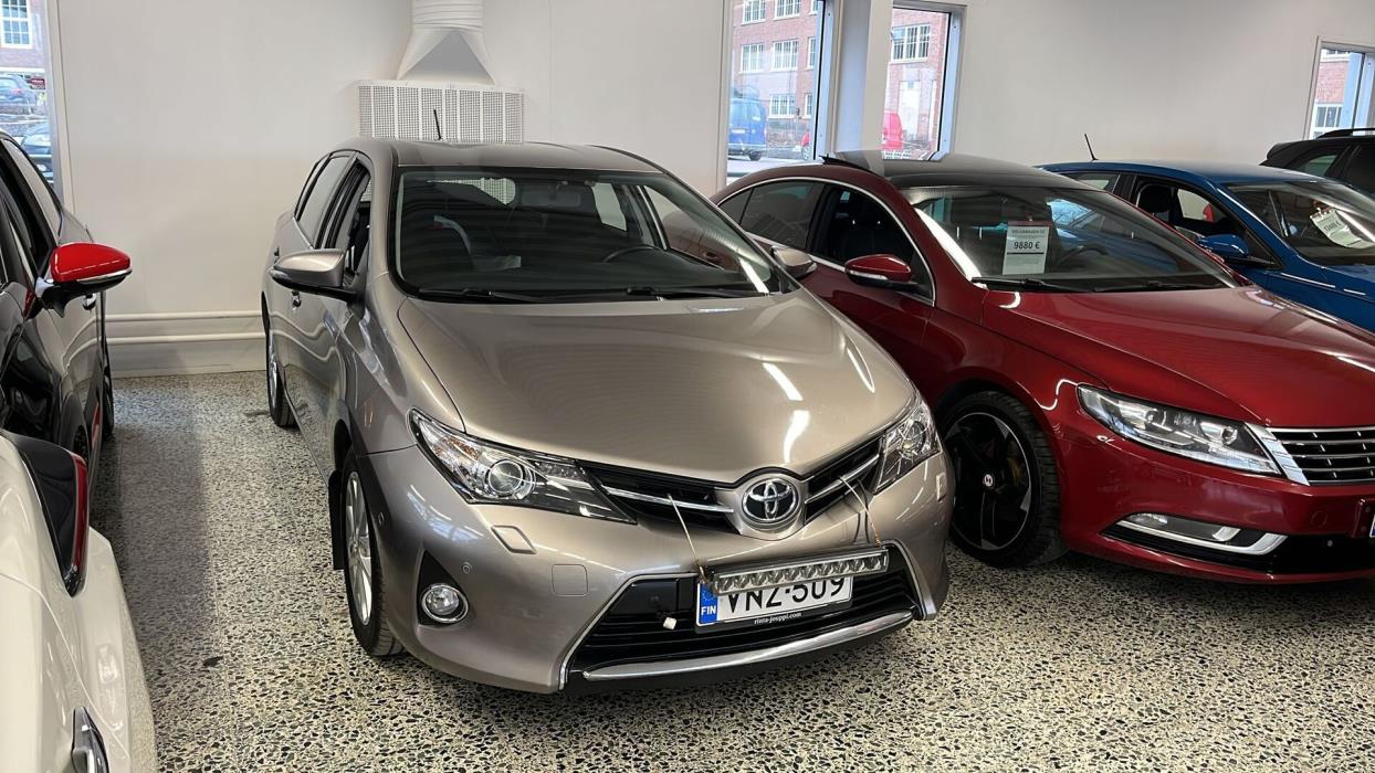 TOYOTA Auris 2013
