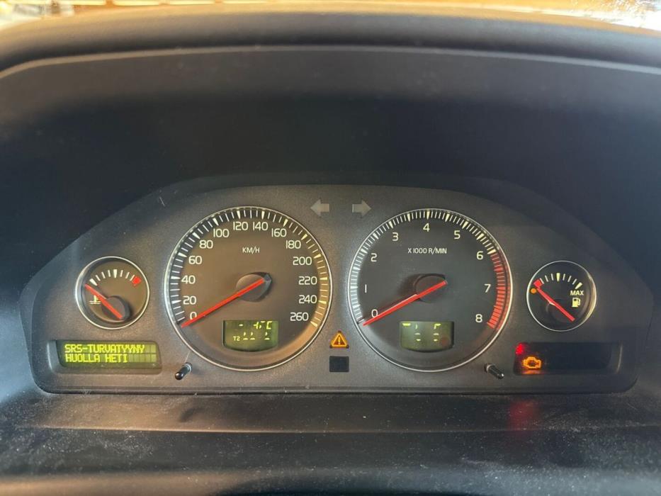 VOLVO XC70 2004