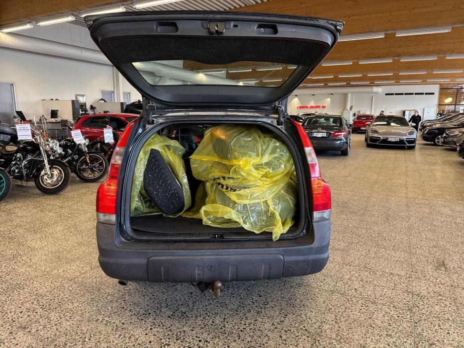 VOLVO XC70 2004