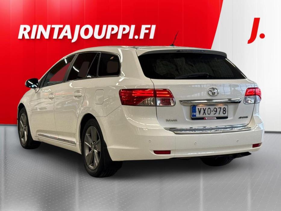 TOYOTA Avensis 2015