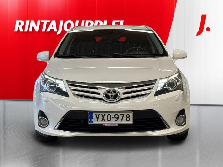 TOYOTA Avensis 2015