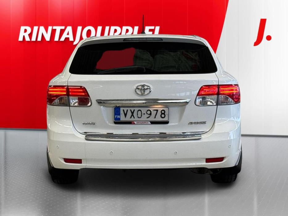 TOYOTA Avensis 2015