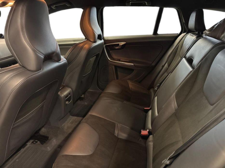 VOLVO V60 2017