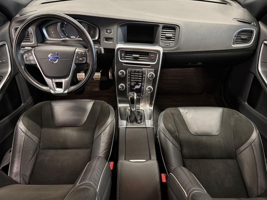 VOLVO V60 2017
