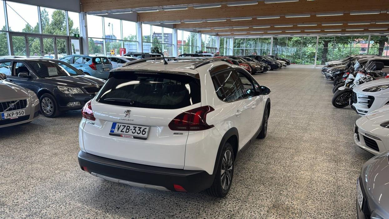 PEUGEOT 2008 2017