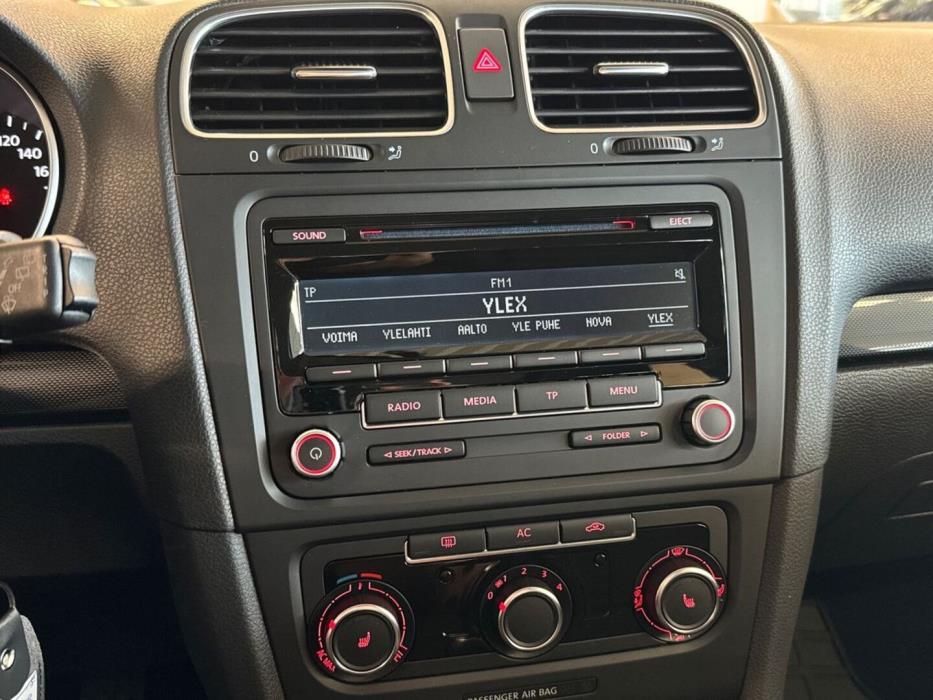 VOLKSWAGEN Golf 2012