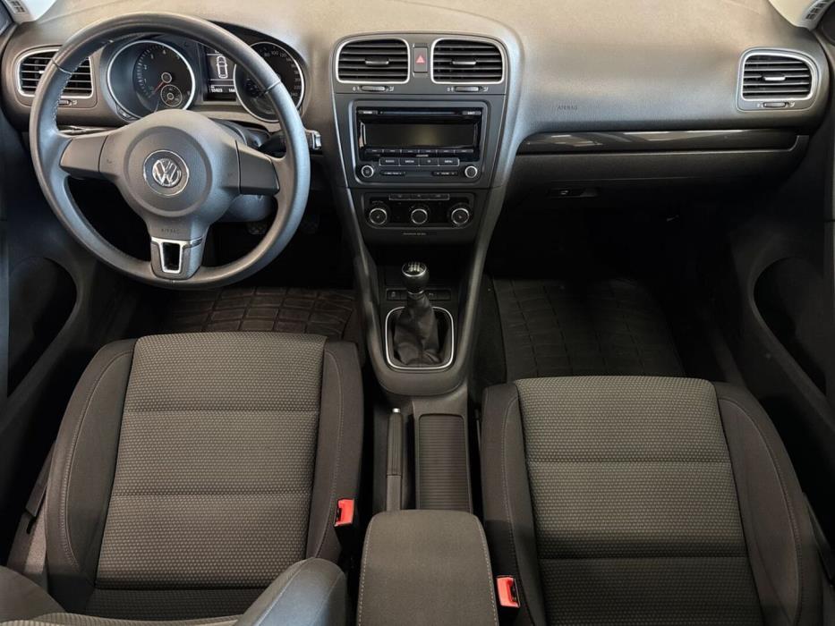 VOLKSWAGEN Golf 2012